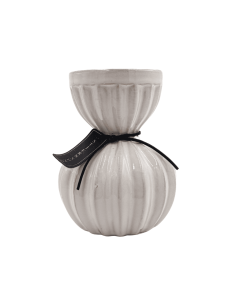 Biały wazon ceramiczny Sjernsund o opływowym kształcie – model D-6012W